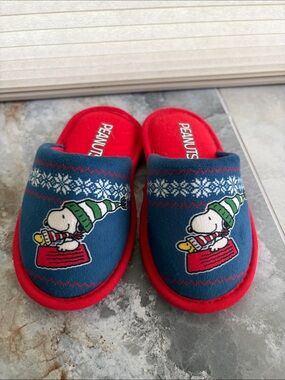Peanuts Blue & Red Snoopy Holiday Slip-Ons, unisex